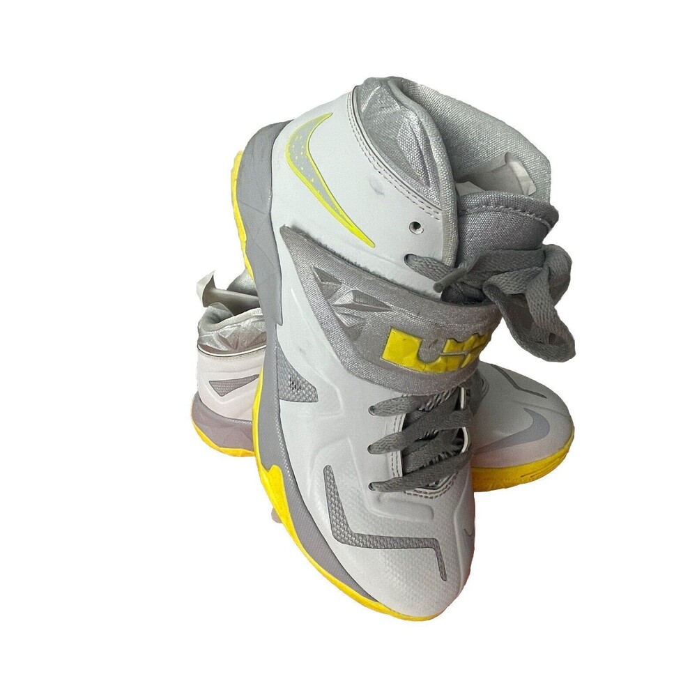 Nike Lebron James VII size 5Y YOUTH Tennis shoes Grey And Yellow FAST SHIPPING